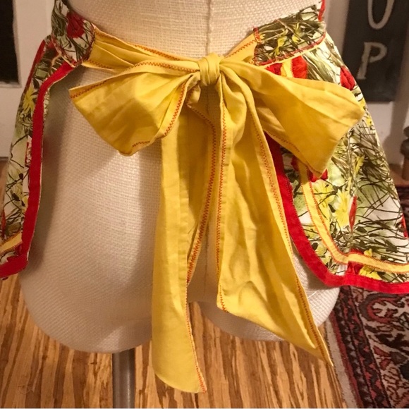 Vintage Hostess Floral and Crochet Skirt Apron Lot of 2 - Picture 3 of 6